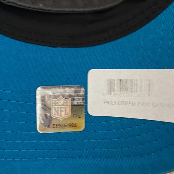 Pair of Carolina Panthers caps; unisex - Picture 4 of 5